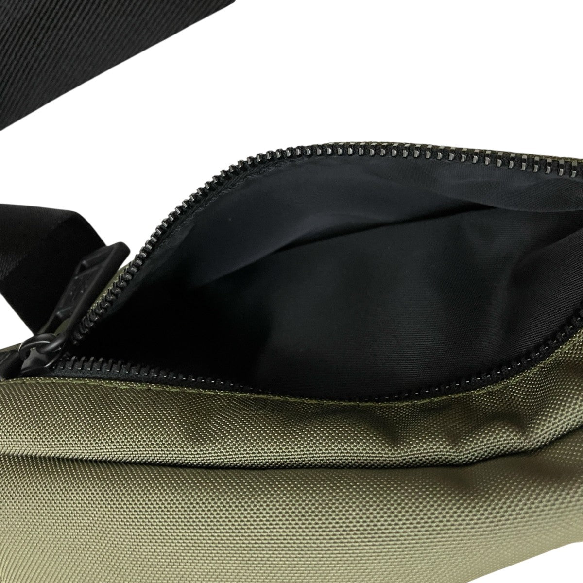 MONCLER DURANCE SMALLボディーバッグ 古着・中古-7枚目のアイテム画像