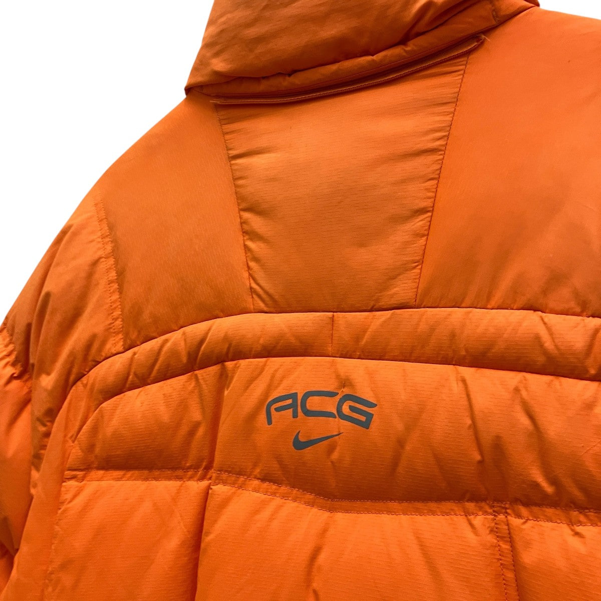 NIKE ACG ナイキ エーシージー オレンジ ヴィンテージ ダウンジャケット 中古・古着通販】NIKE ACG (ナイキエージーシー) ベンチ