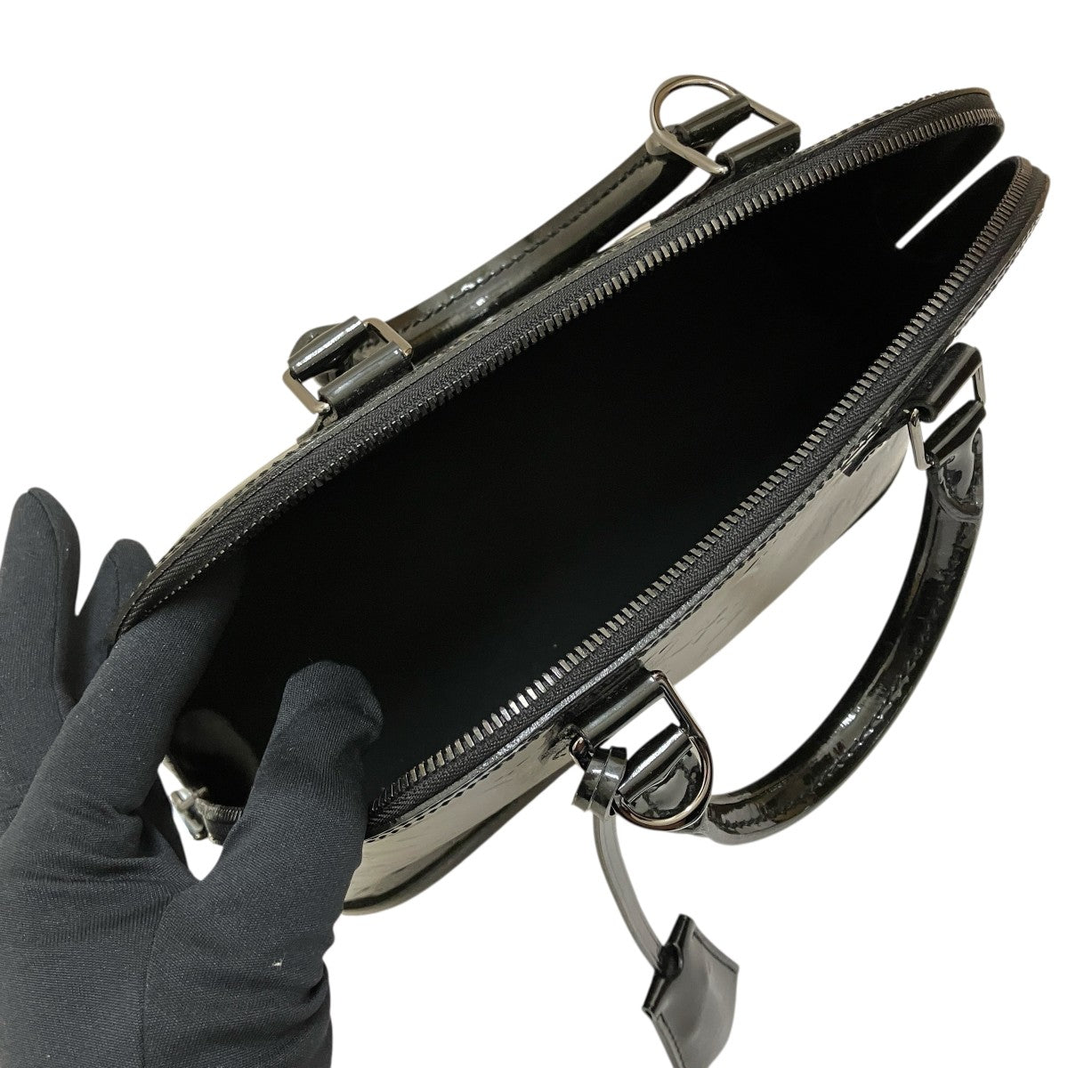 LOUIS VUITTON(ルイヴィトン) アルマPMヴェルニハンドバッグM90061