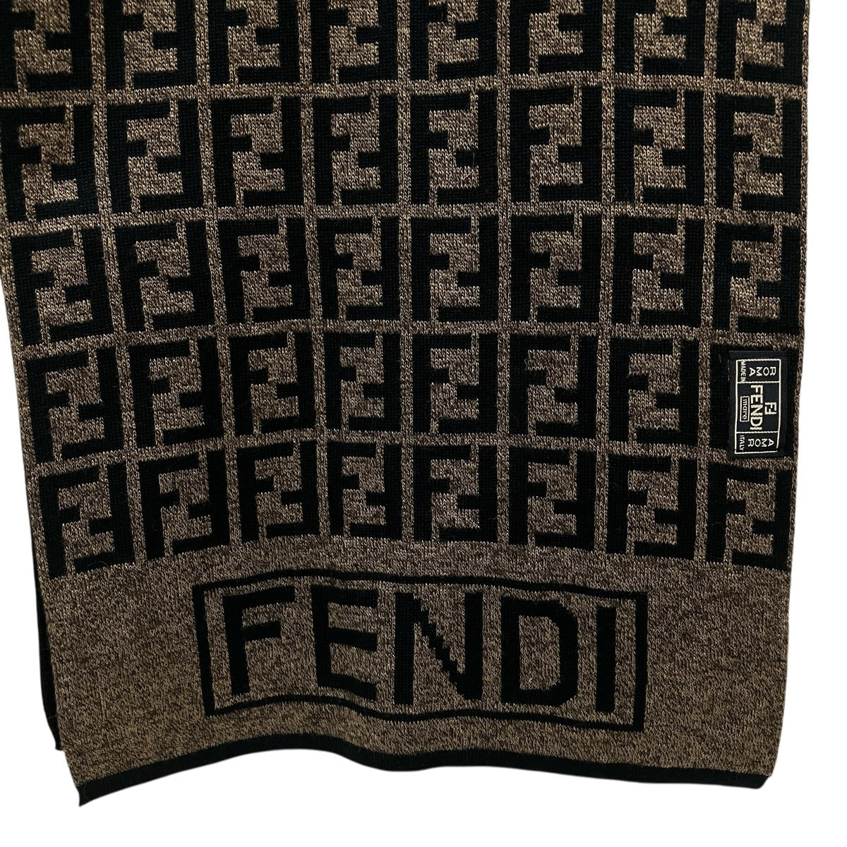 FENDI(フェンディ) ズッカ柄マフラー ブラウン｜【公式】カインドオル