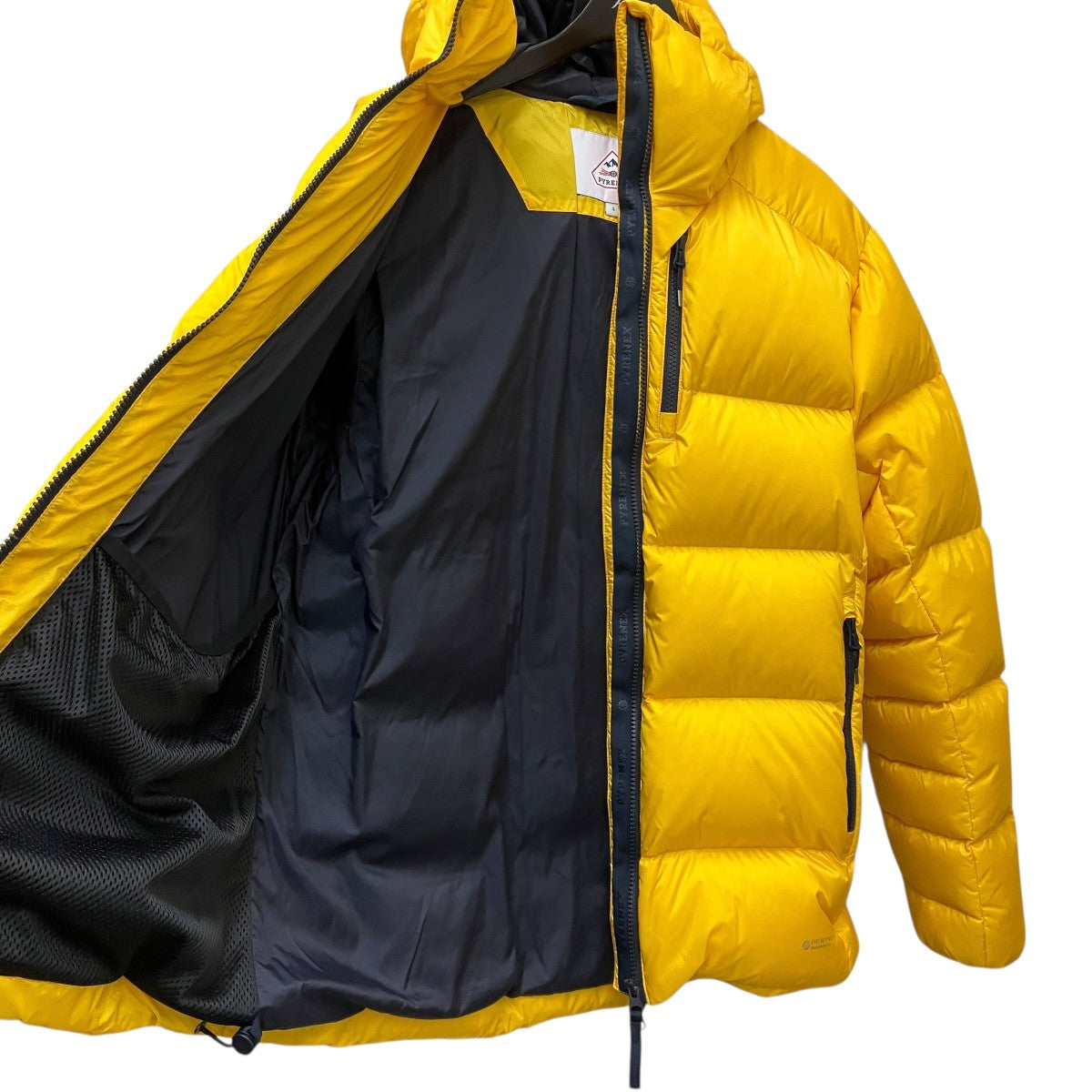 Pyrenex(ピレネックス) ダウンジャケットHMS039P7069L HMS039P7069L