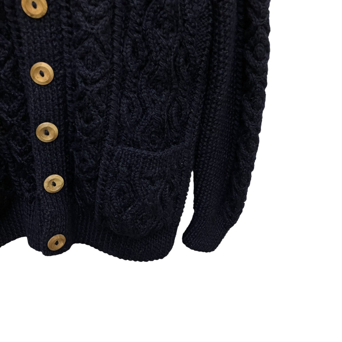 ケーブルニット