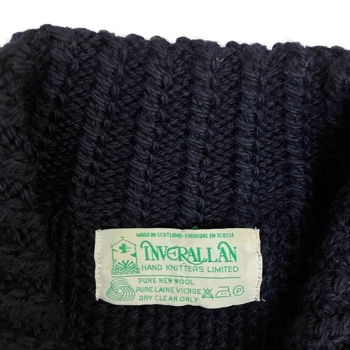 ケーブルニット