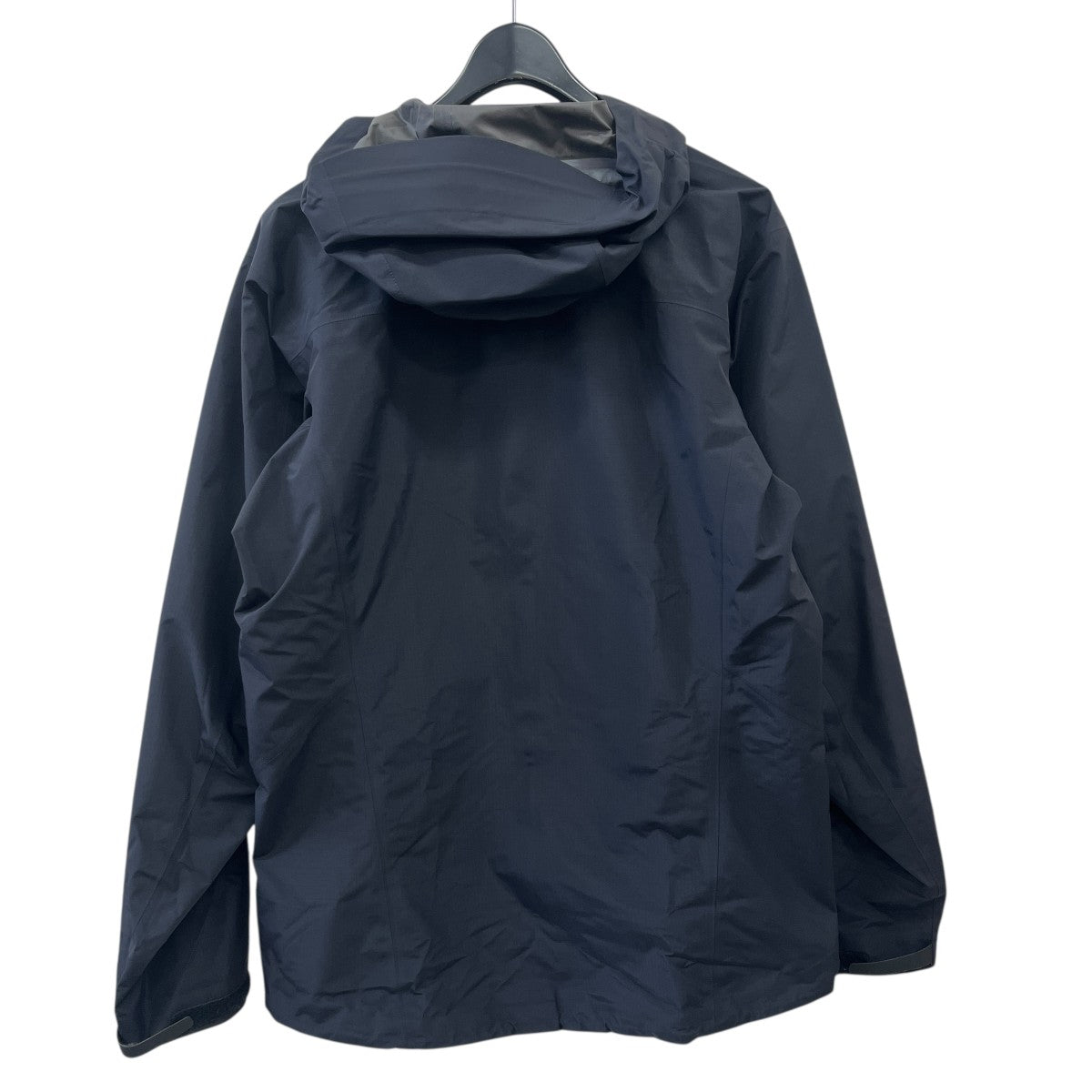 Arc'teryx ネイビー マウンテンパーカー 中古・古着通販】ARC'TERYX (アークテリクス) マウンテンパーカー