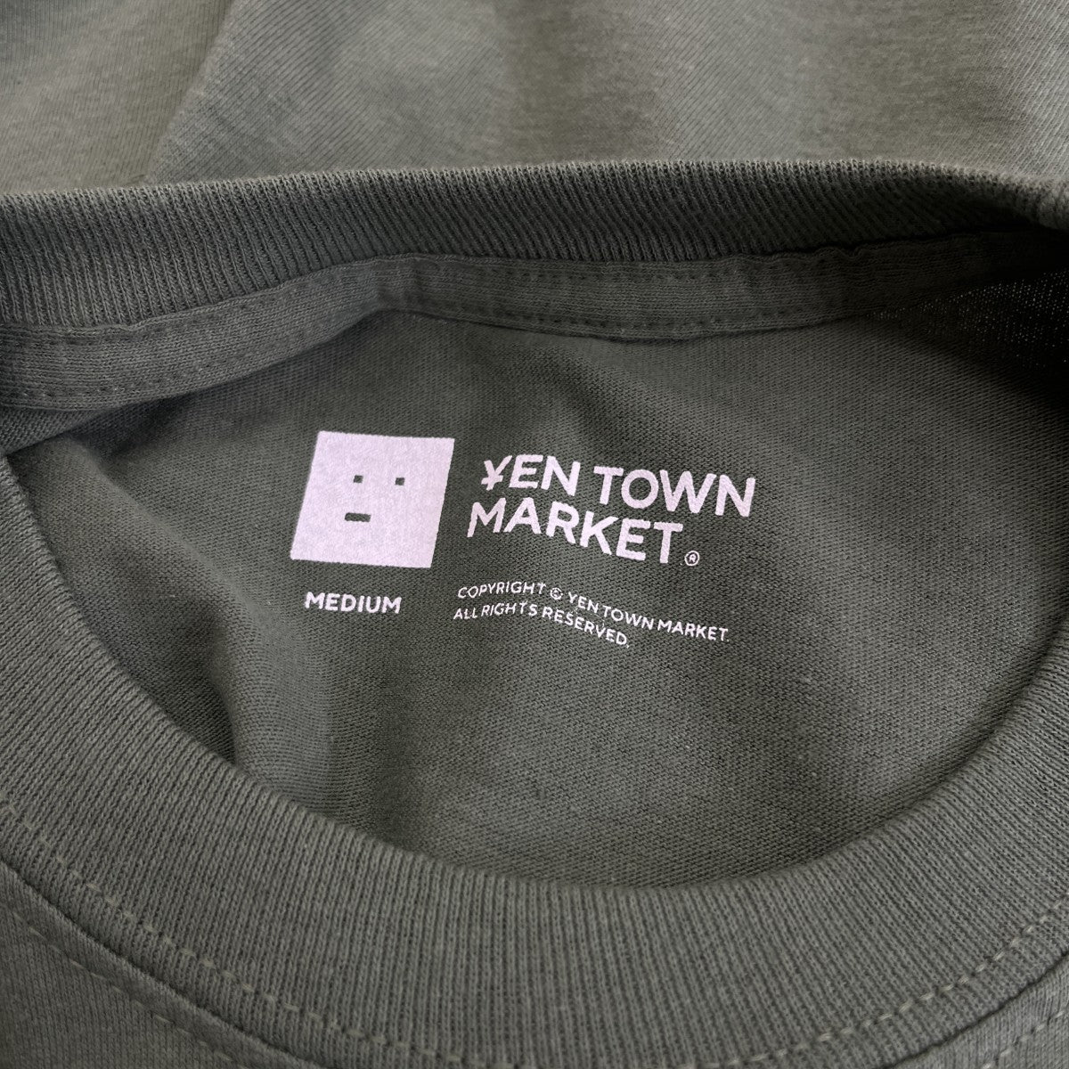 YEN TOWN MARKET(イエンタウンマーケット) NUJABES長袖Tシャツ