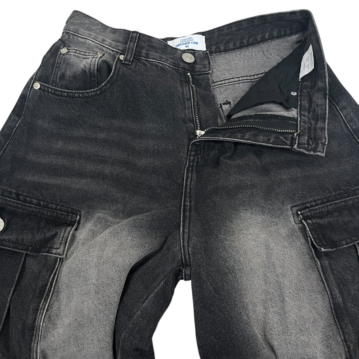 デニムパンツ