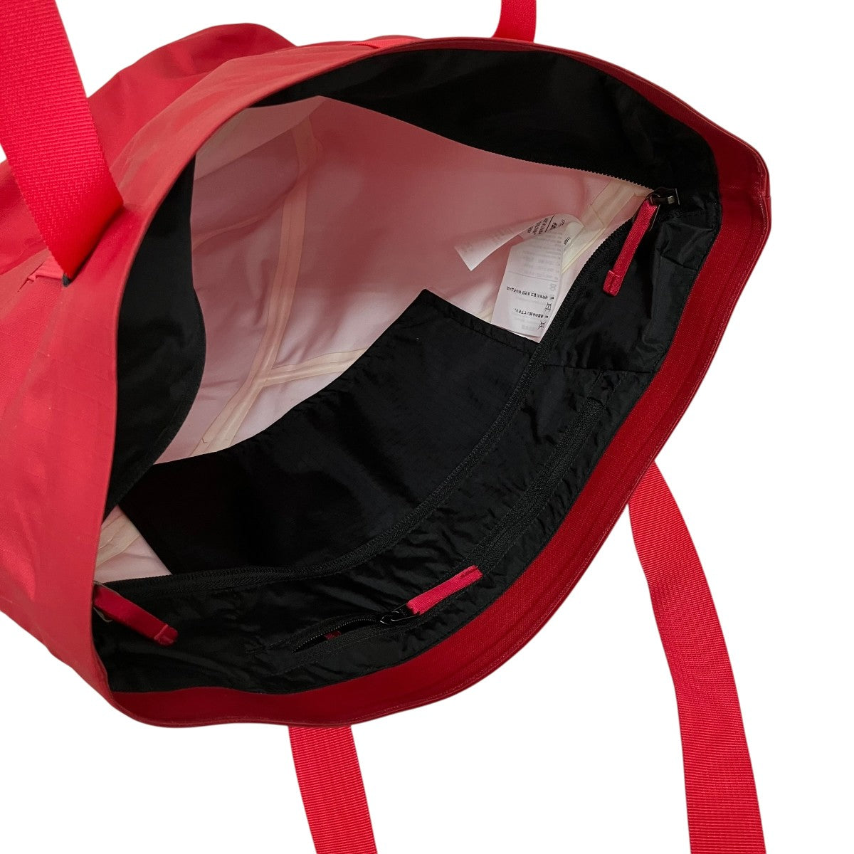 新品！非売品！アークテリクスveilance GORE-TEXトートバッグ赤 ARC'TERYX(アークテリクス) トートバッグ レッド｜【公式】カインド