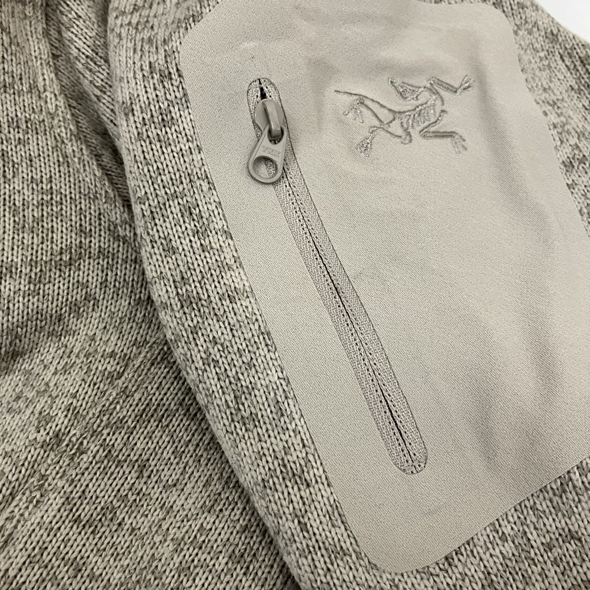 COVERT HOODY Mジップパーカー