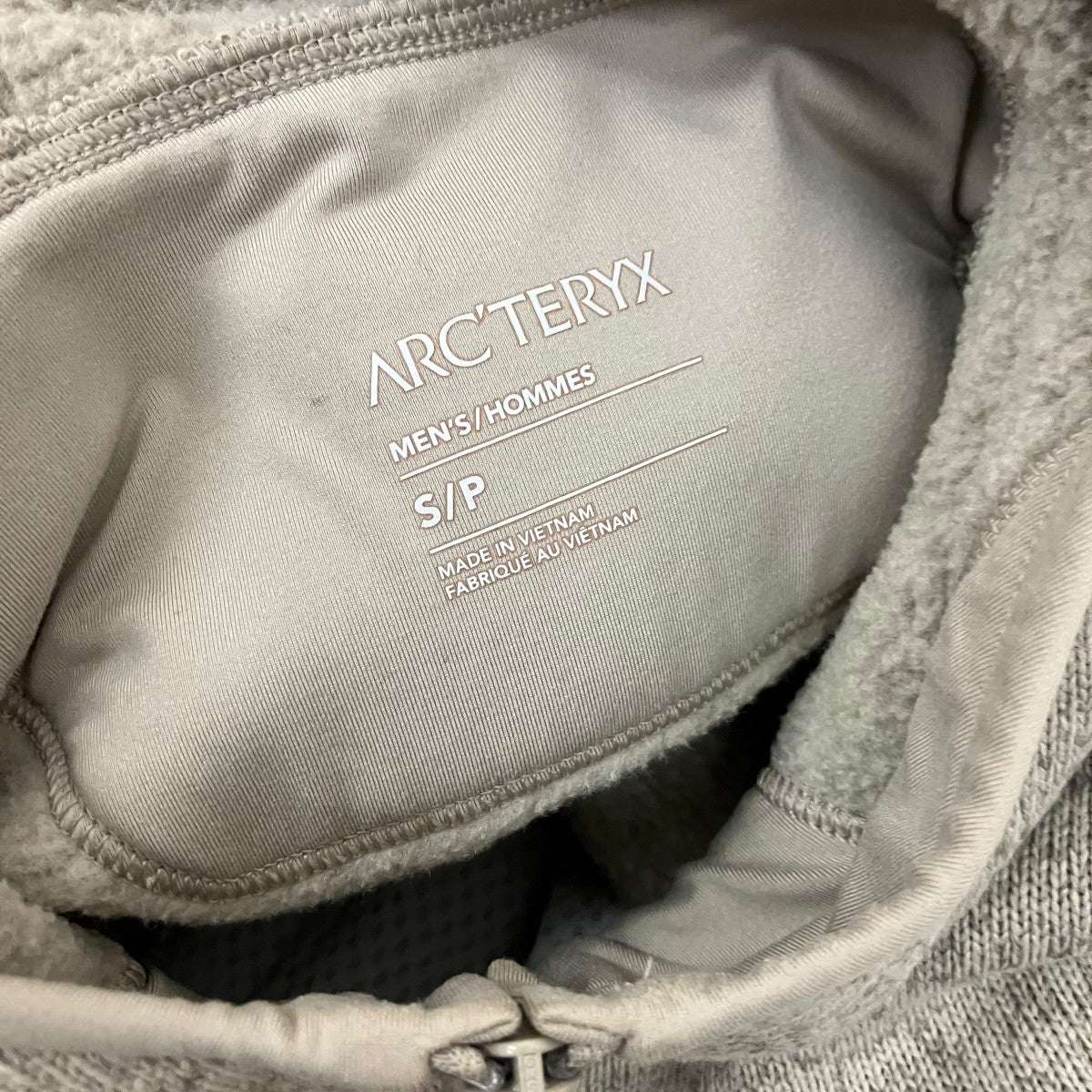 COVERT HOODY Mジップパーカー