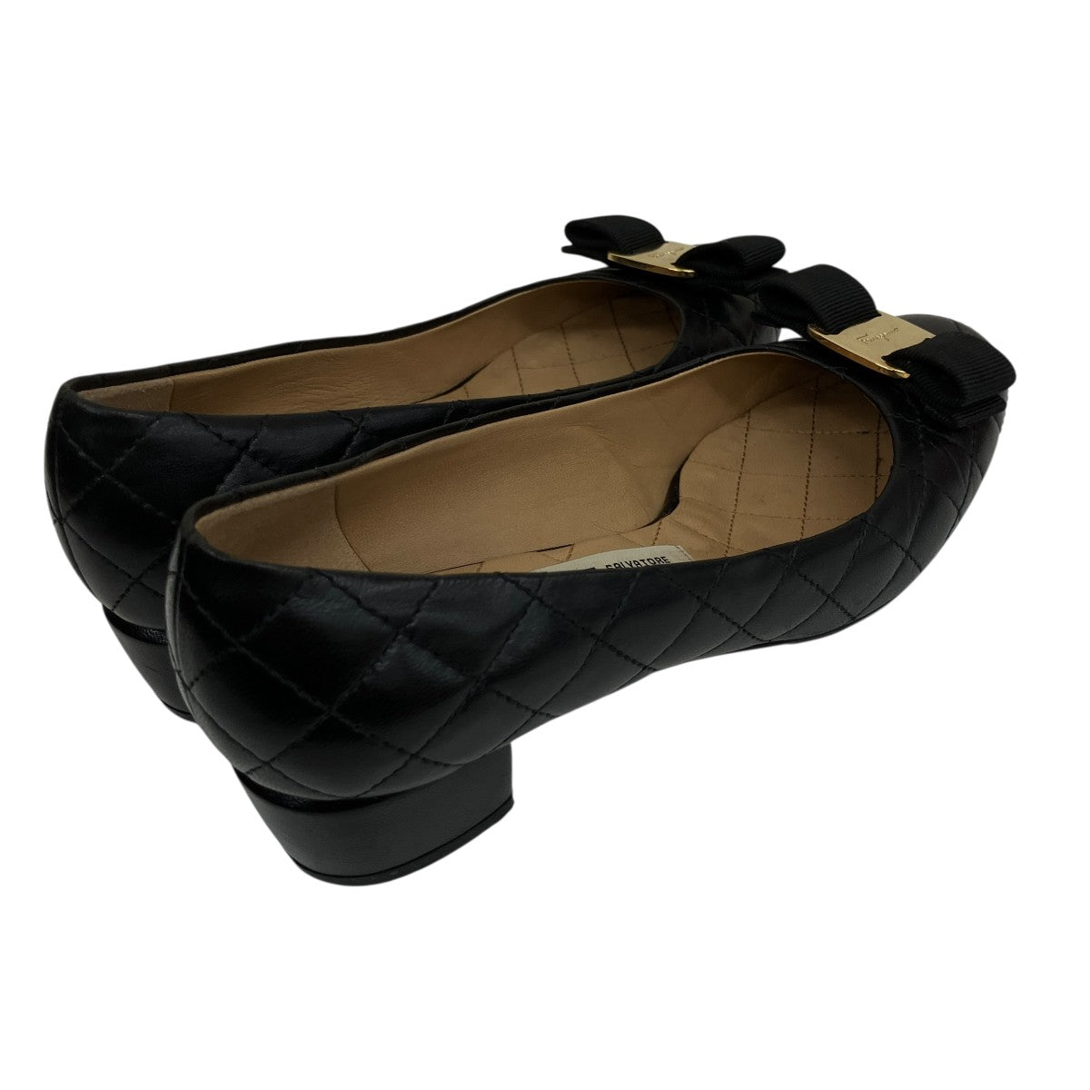 Salvatore Ferragamo キルティングラウンドトゥパンプス 古着・中古-3枚目のアイテム画像