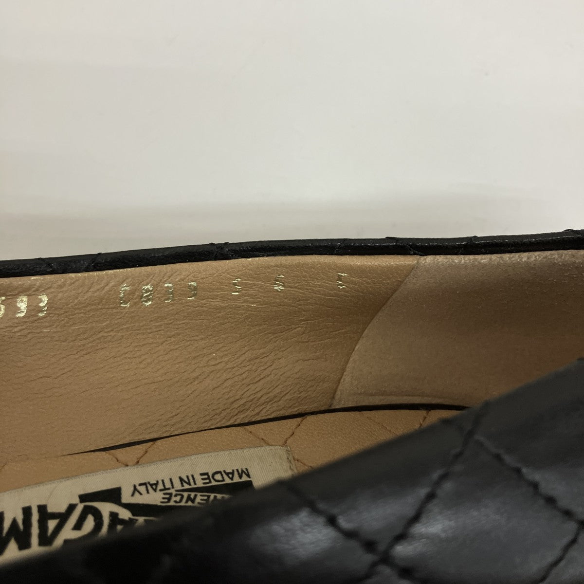 Salvatore Ferragamo キルティングラウンドトゥパンプス 古着・中古-6枚目のアイテム画像