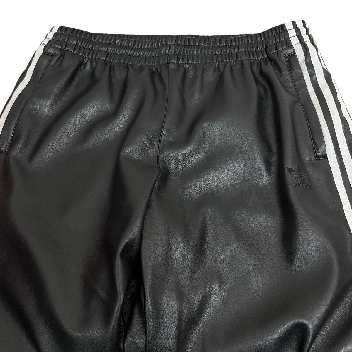 adidas originals フェイクレザートラックパンツIZ4038 古着・中古-3枚目のアイテム画像