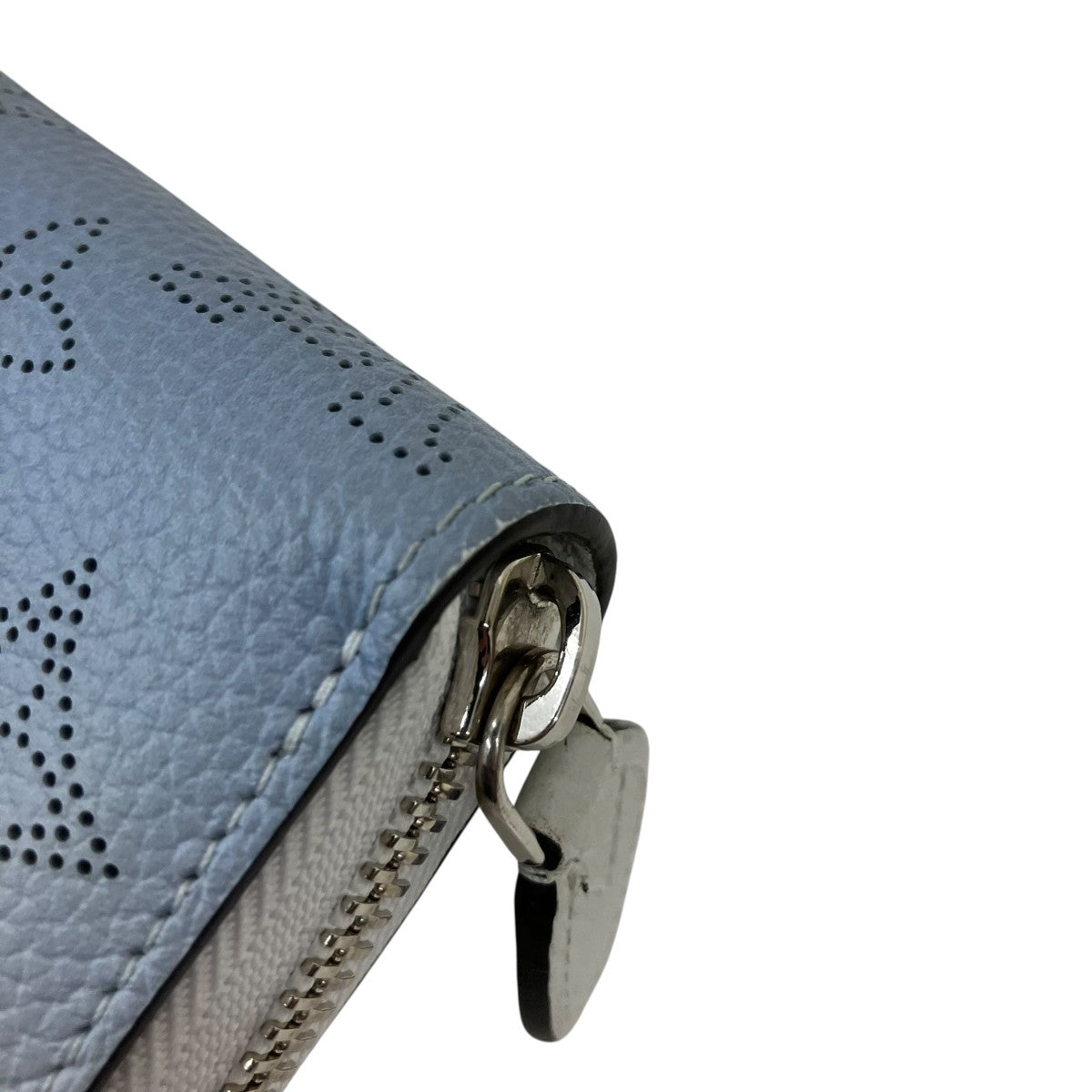 LOUIS VUITTON(ルイヴィトン) ジッピー・ウォレットマヒナラウンド