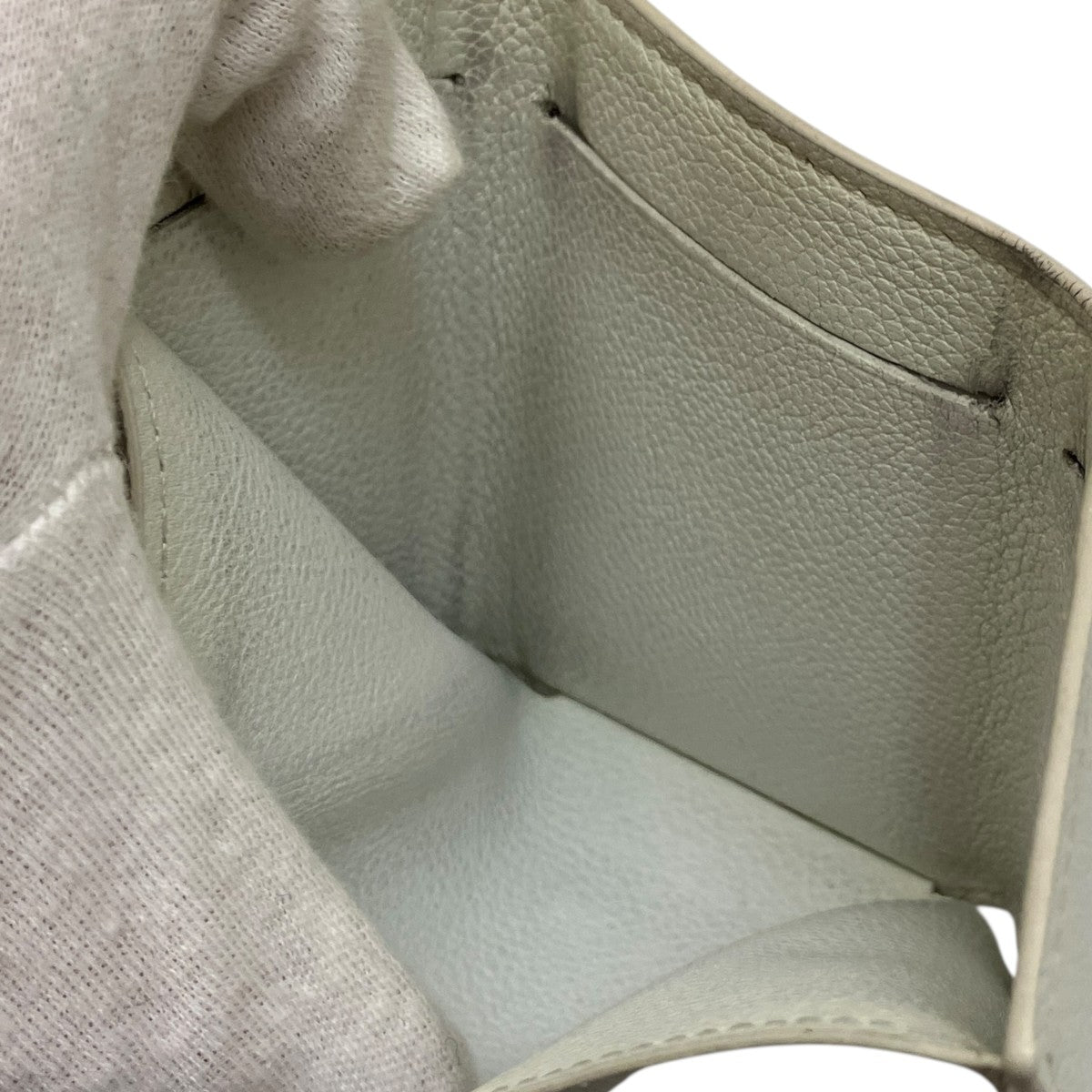 3つ折り財布M68482