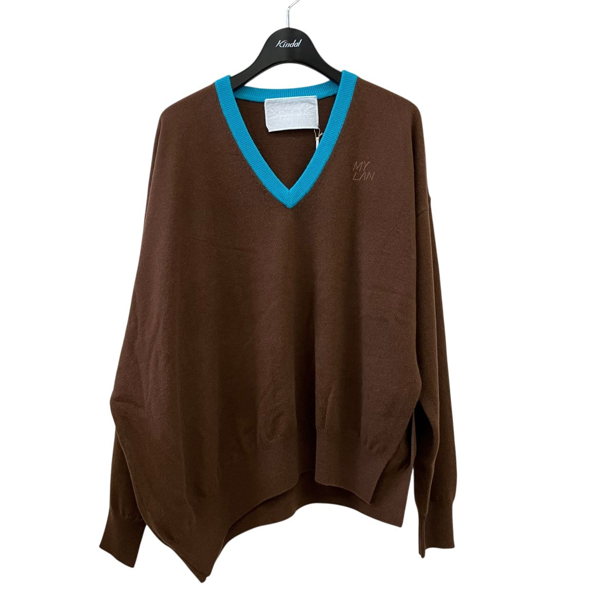 Cashmere V-Neck Asymmetrical Knit with MYLAN LogoVネックニットMY25AW-KR012
