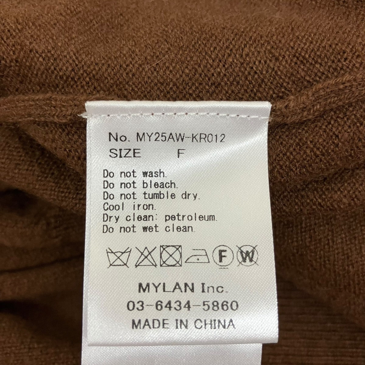 Cashmere V-Neck Asymmetrical Knit with MYLAN LogoVネックニットMY25AW-KR012