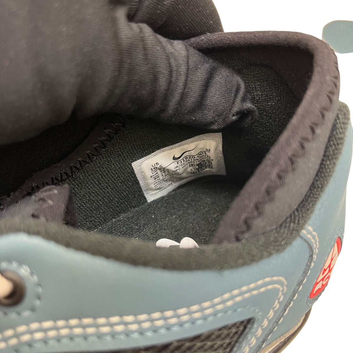 Air Exploraid Neutral Grey and Ash GreenローカットスニーカーFJ1920-001