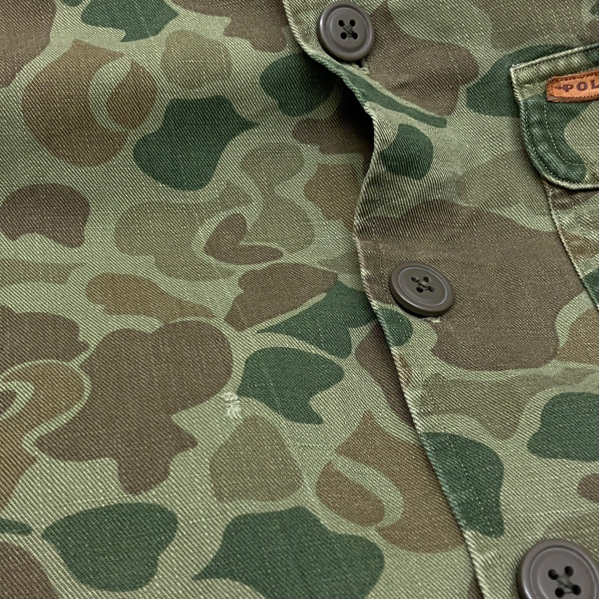 カモフラージュ柄ハンティングシャツ