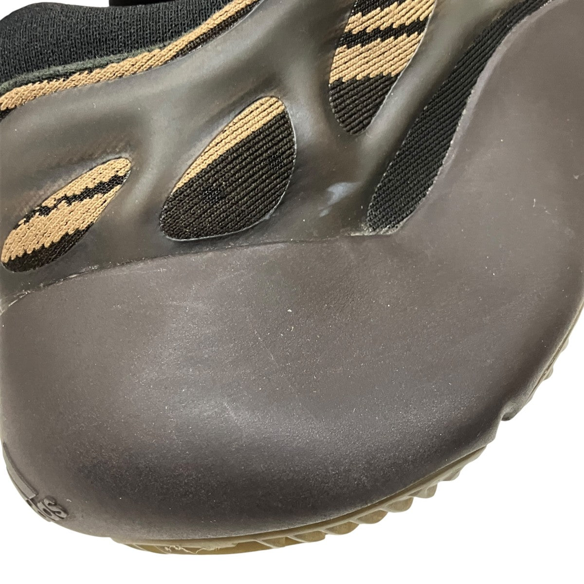 YEEZY 700V3  Clay BrownローカットスニーカーGY0189