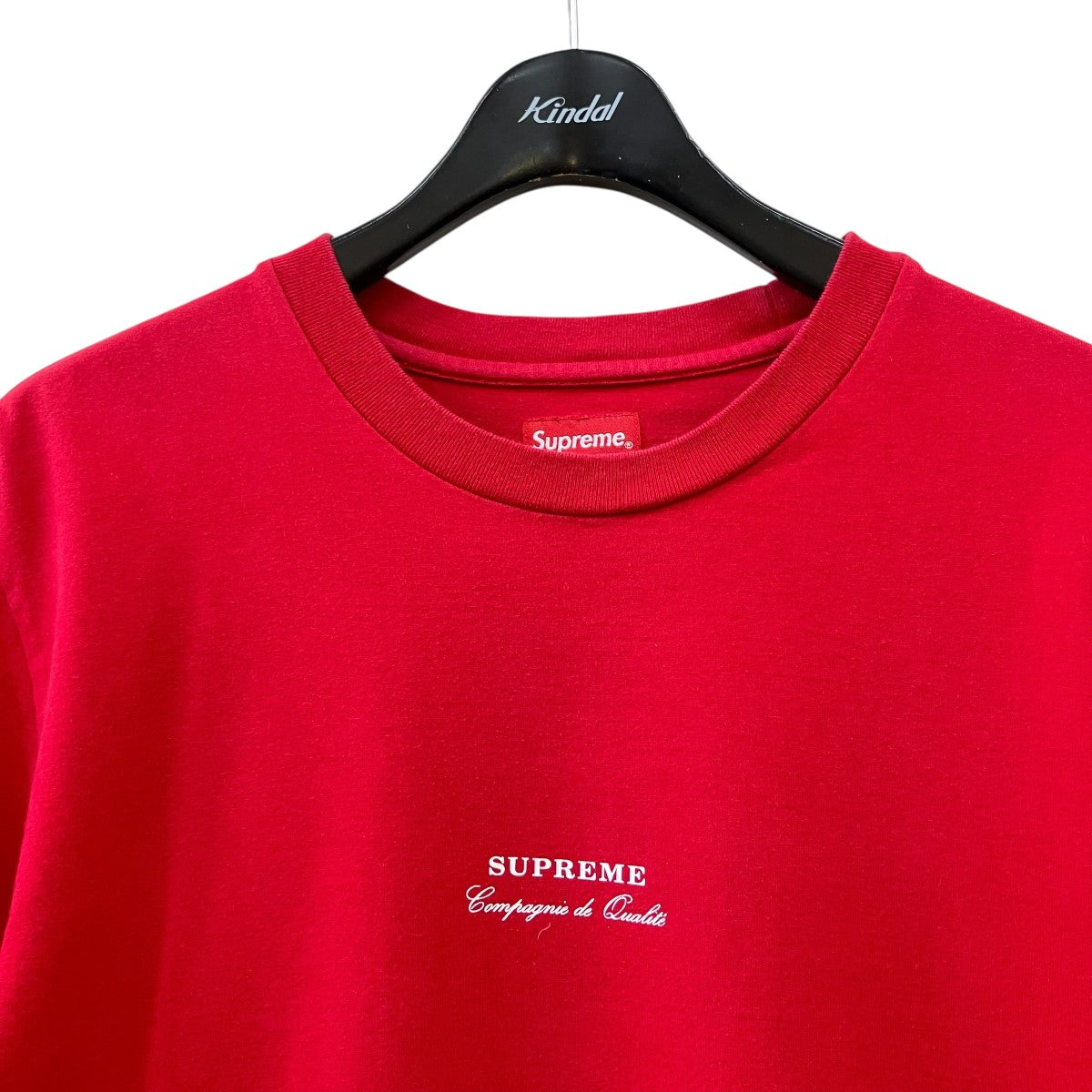 19SSQualite TeeロゴプリントTシャツ