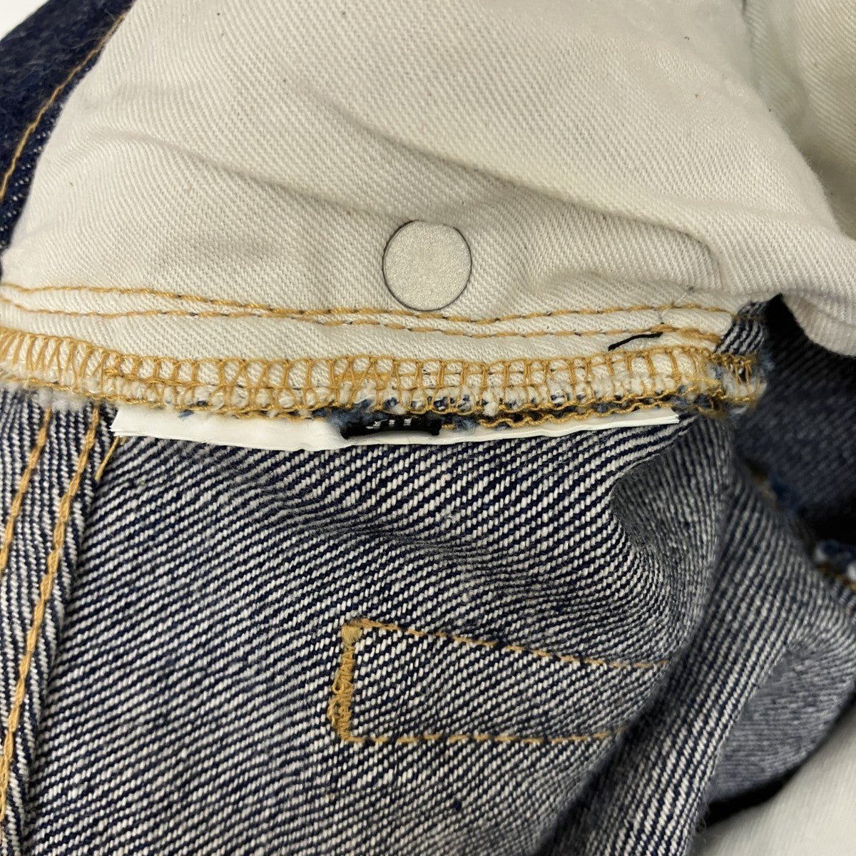デニムパンツ