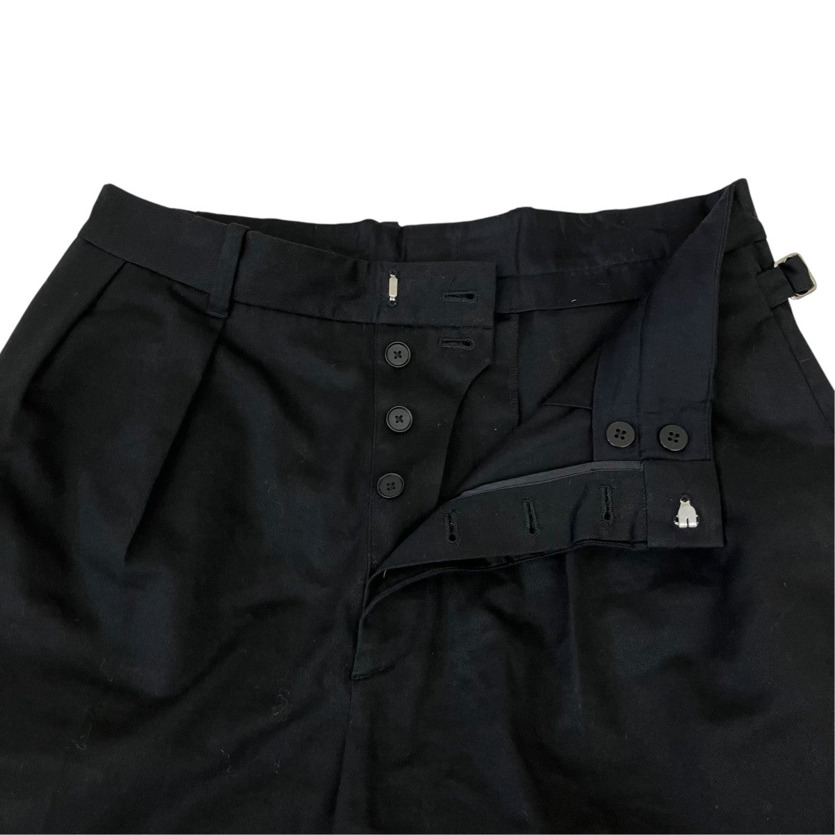 Avila black eirin katsuragiサイドアジャスタータックショートパンツ