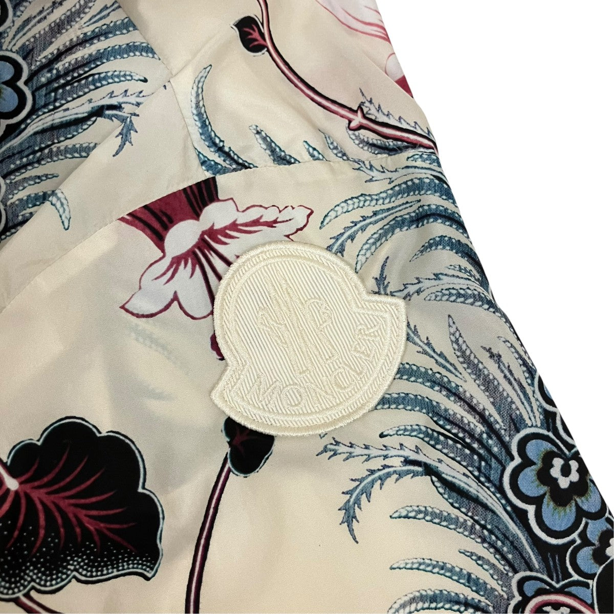 MONCLER 総柄ナイロンコートG10931CX74200 ALFARD 古着・中古-5枚目のアイテム画像