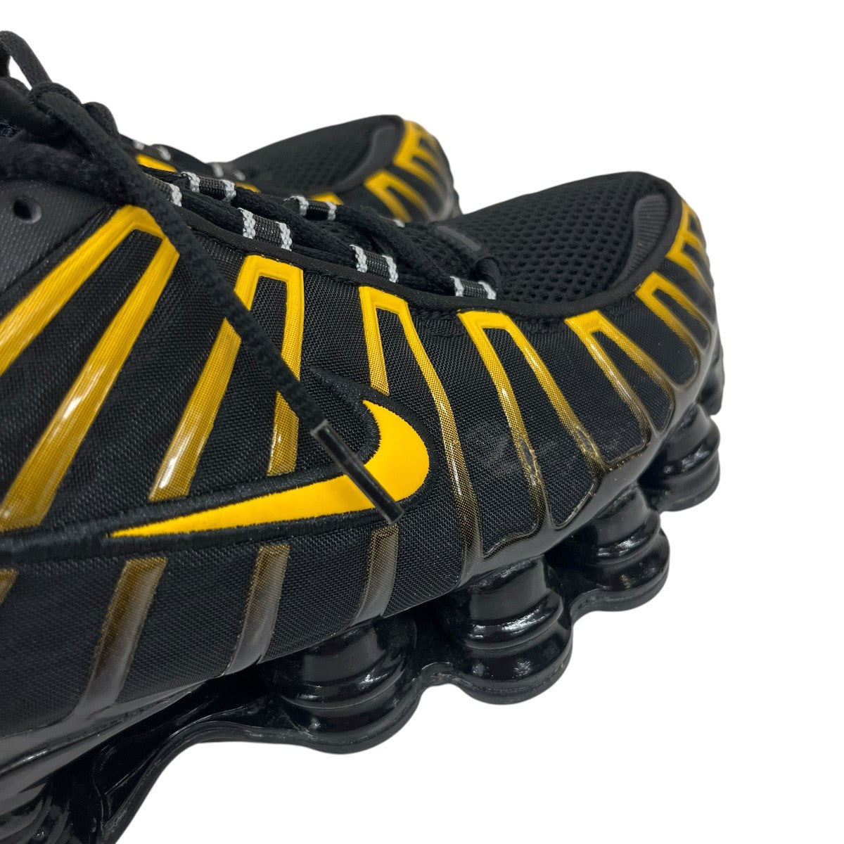 NIKE Shox TL Black University GoldローカットスニーカーAV3595-013 古着・中古-4枚目のアイテム画像