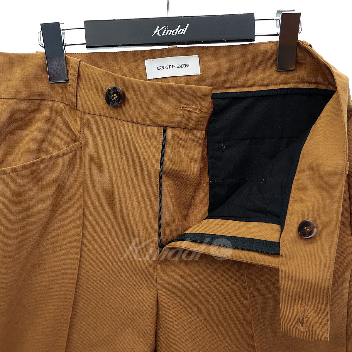 ERNEST W．BAKER(アーネスト ダブル ベイカー) FLARE TROUSERS ジップフライフレアパンツ ライトブラウン系 サイズ  S／46｜【公式】カインドオルオンライン ブランド古着・中古通販【kindal】