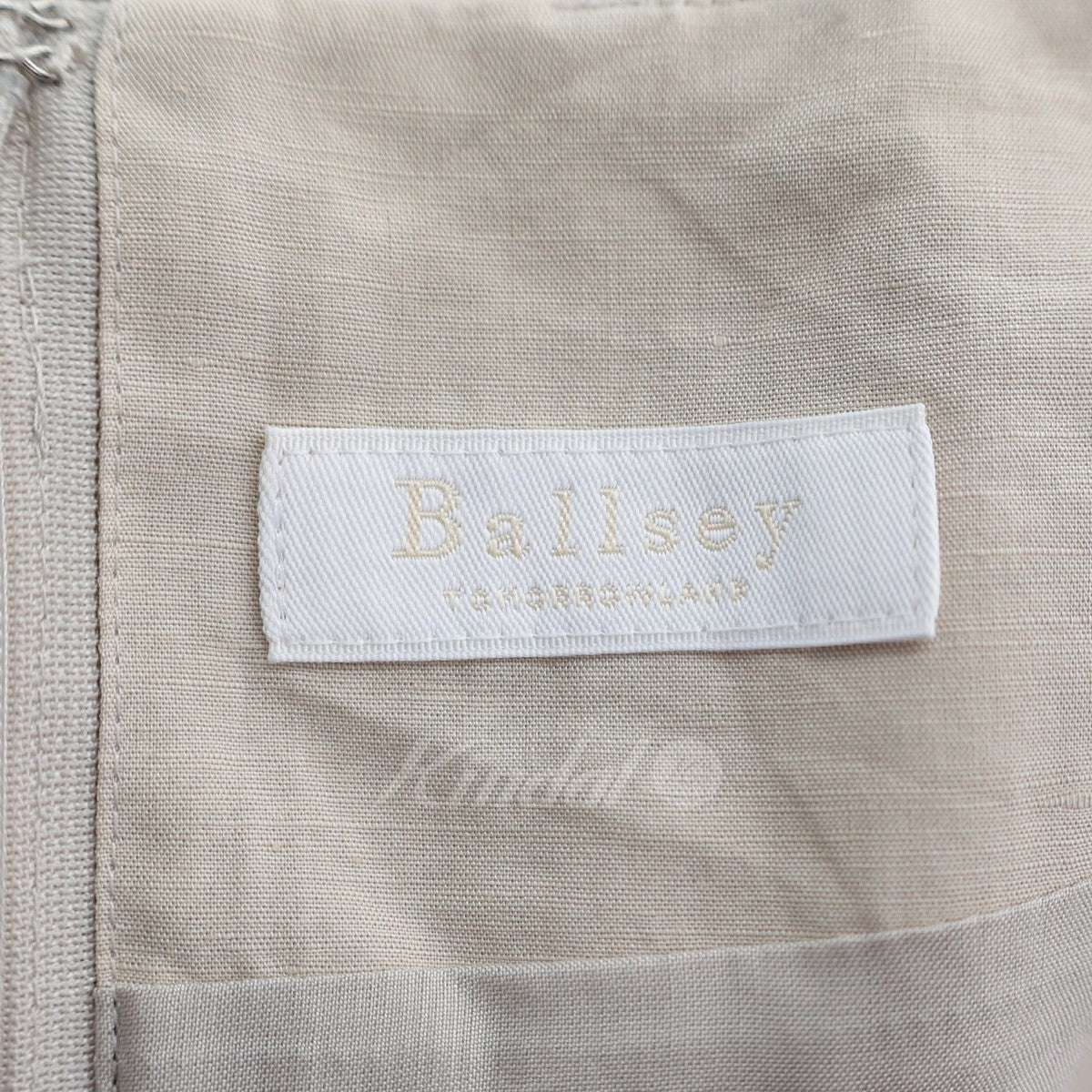 BALLSEY(ボールジー) リネンコットンムーブ ウエストタックワンピース 11061206203 11061206203 ベージュ サイズ  34｜【公式】カインドオルオンライン ブランド古着・中古通販【kindal】