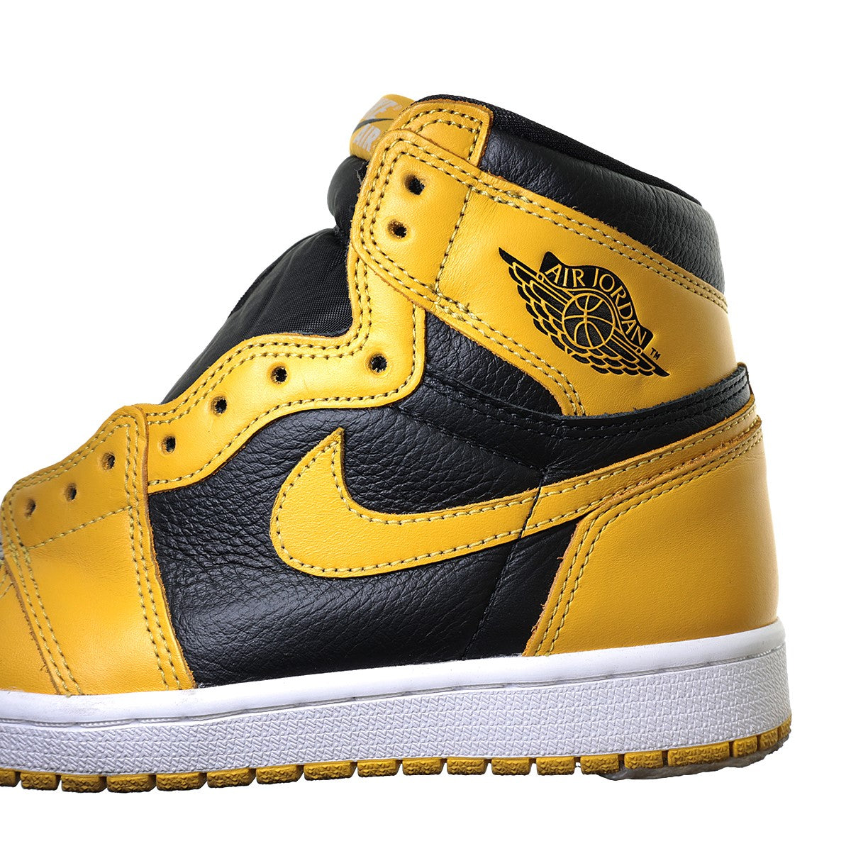 NIKE(ナイキ) AIR JORDAN 1 RETRO HIGH OGエアジョーダン1　ハイカットスニーカー555088-701