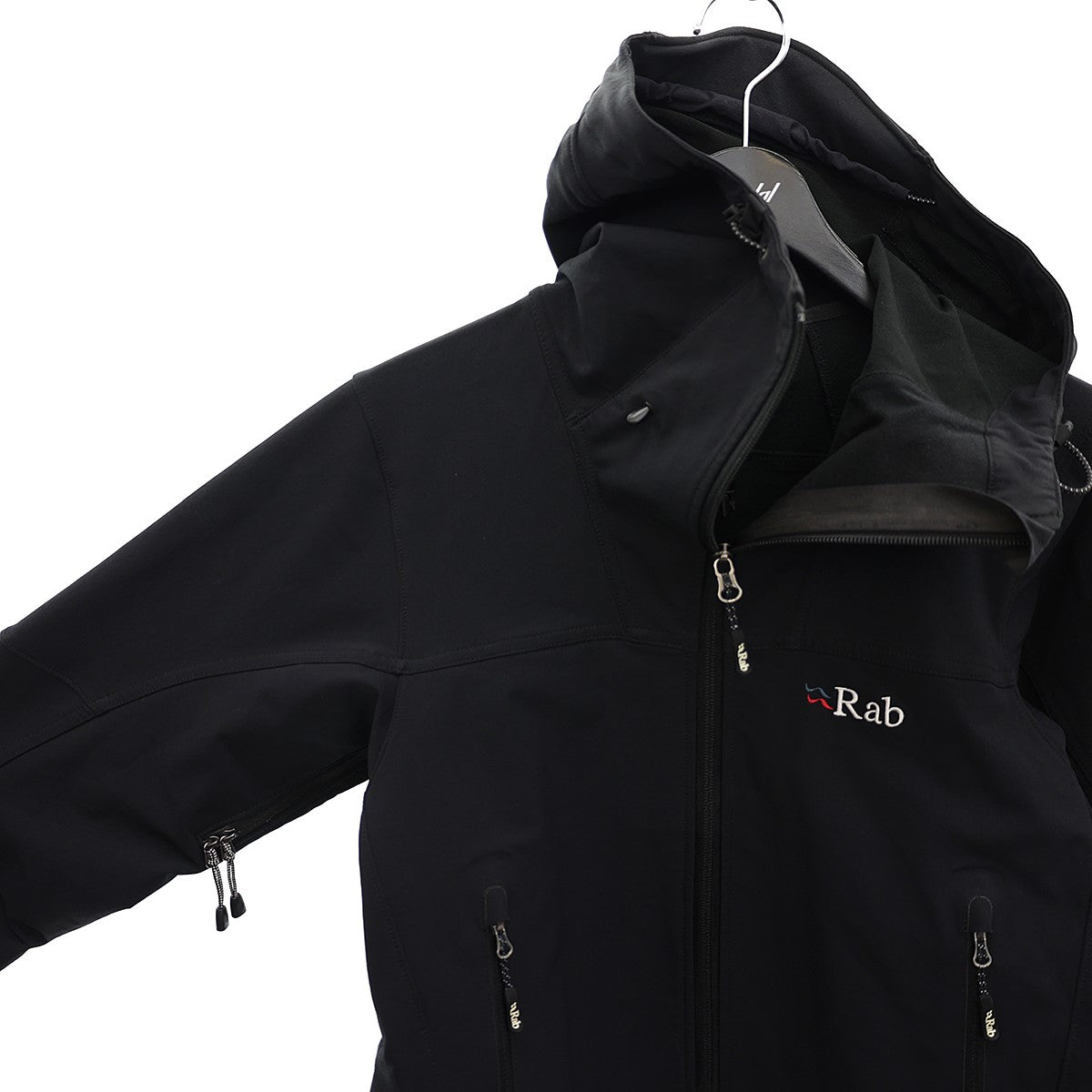 Rab(ラブ) EXODUS JACKET／エクソダス ジャケットソフトシェルフーデッドジャケットQFS-70 QFS-70 ブラック サイズ  M｜【公式】カインドオルオンライン ブランド古着・中古通販【kindal】