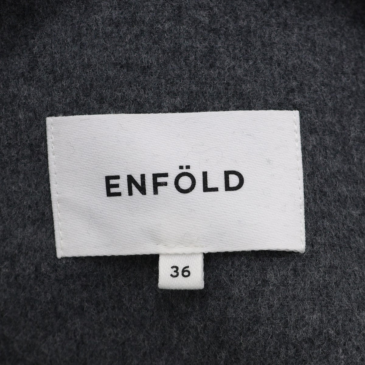 ENFOLD(エンフォルド) ファインリバービーバーノーカラースリットコートボタンレスノーカラーコート300CA330-1500  300CA330-1500 グレー サイズ 36｜【公式】カインドオルオンライン ブランド古着・中古通販【kindal】