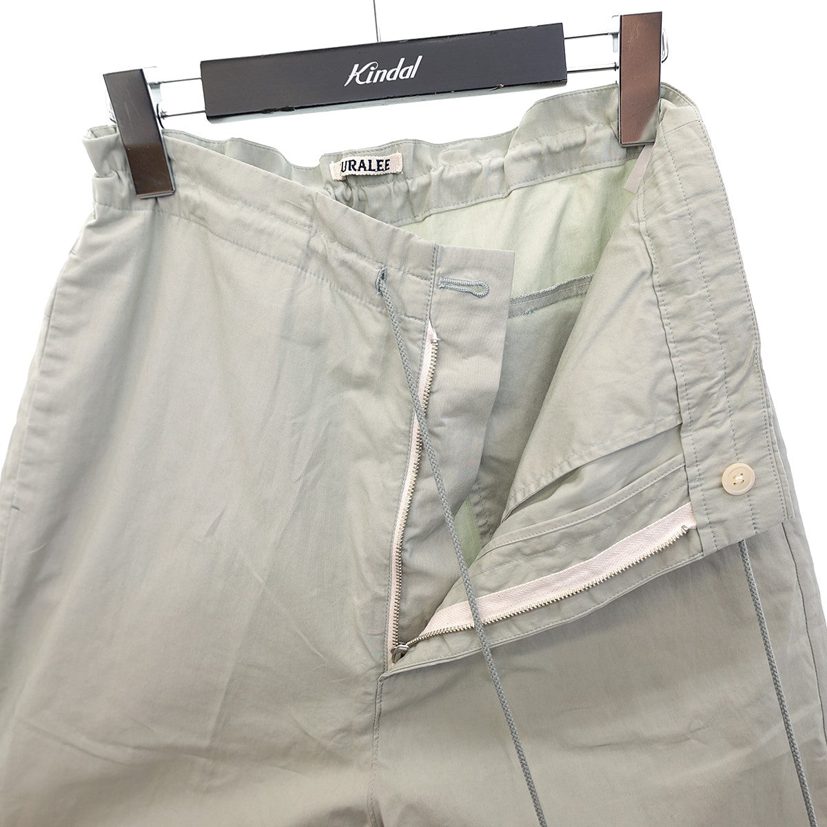 AURALEE(オーラリー) WASHED FINX TWILL EASY WIDE PANTSフィンクスコットンイージーパンツWASHED FINX  TWILL EASY WIDE PANTS WASHED FINX TWILL EASY WIDE PANTS ライトオリーブ系 サイズ  0｜【公式】カインドオルオンライン ブランド古着・中古通販【kindal】