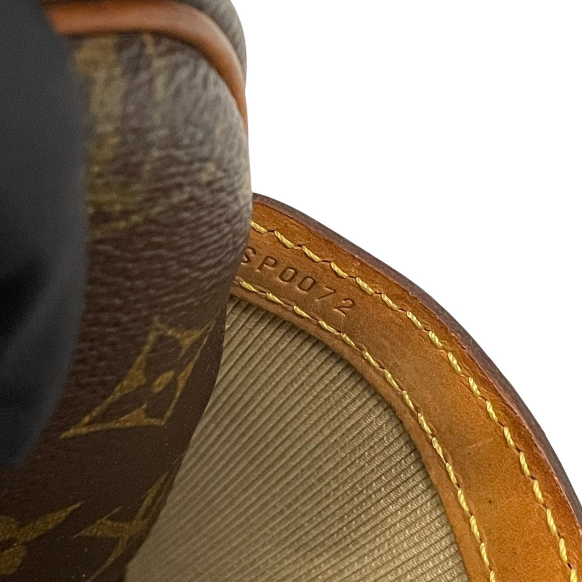 LOUIS VUITTON(ルイヴィトン) リポーターPMショルダーバッグ
