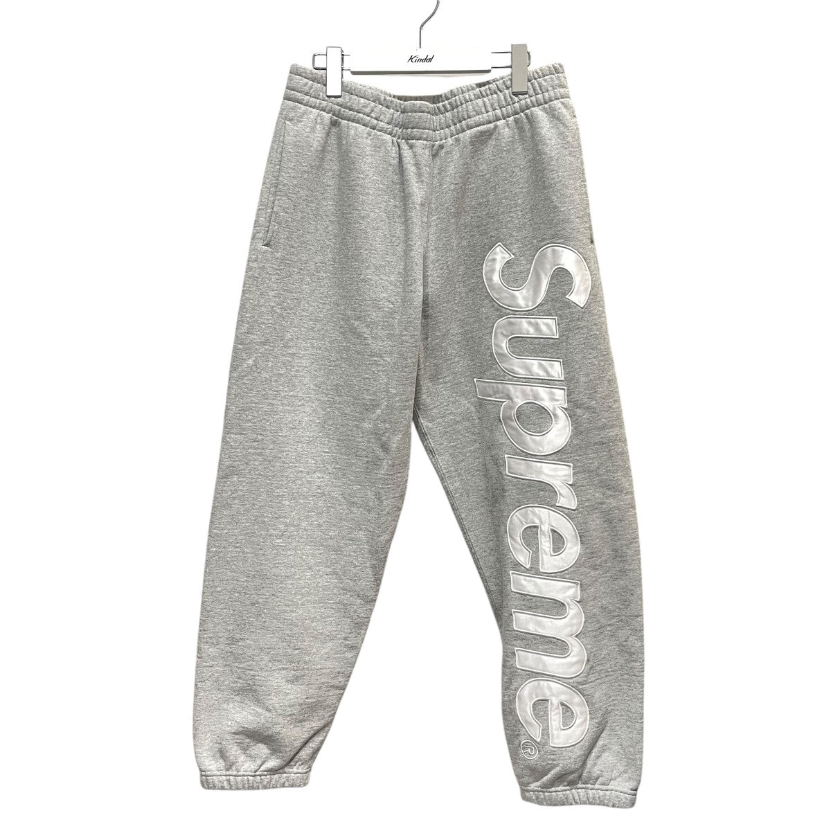 シュプリームのsatin Appique スウェットパンツです。 Supreme 古着・中古 ボトムス アイテム