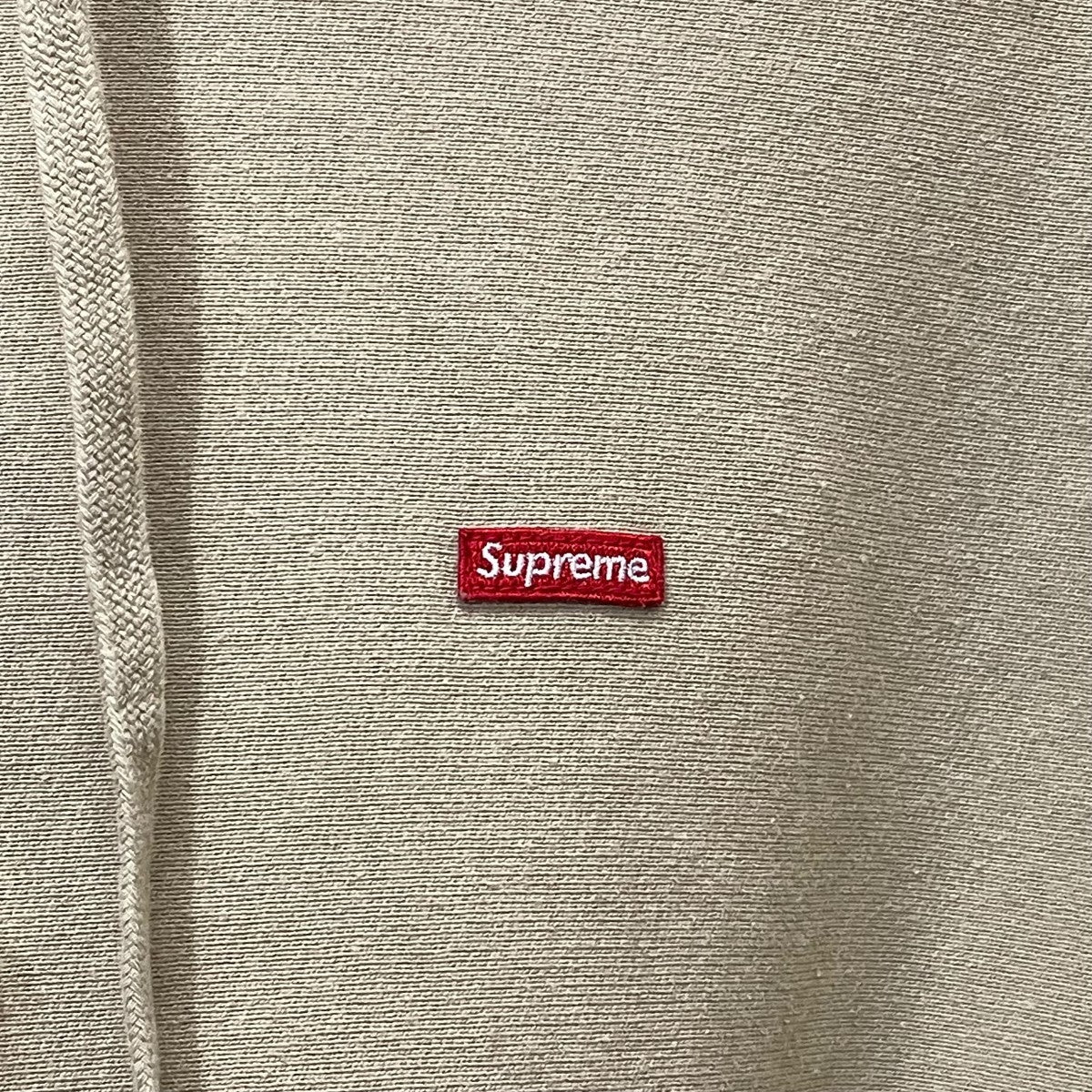 Small Box Hooded Sweatshirtパーカー