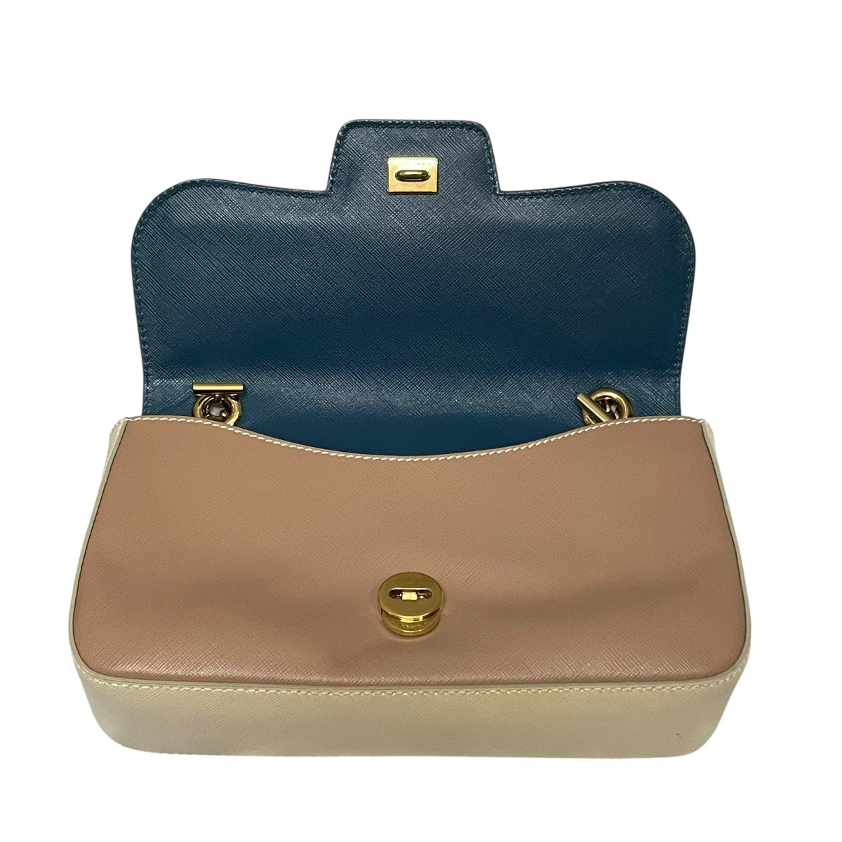 Salvatore Ferragamo(サルヴァトーレフェラガモ) ショルダーバッグEO81