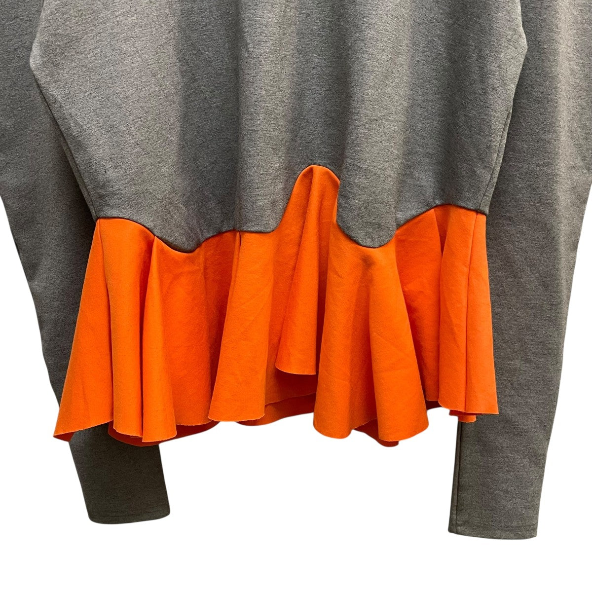 ヘリンドットサイ HeRIN．CYE Ponte peplam tops 長袖ブラウス 530ISM80-1941 グレー×オレンジ サイズ：F HeRIN.CYE | Ponte peplam tops (シャツ・ブラウス ) |SHEL'TTER