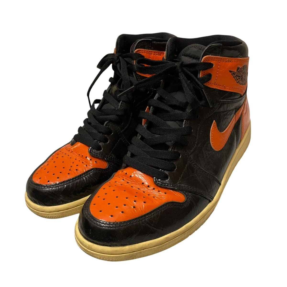 RETRO HIGH OG SHATTERED BACKBOARD 3．0ハイカットスニーカー555088-028
