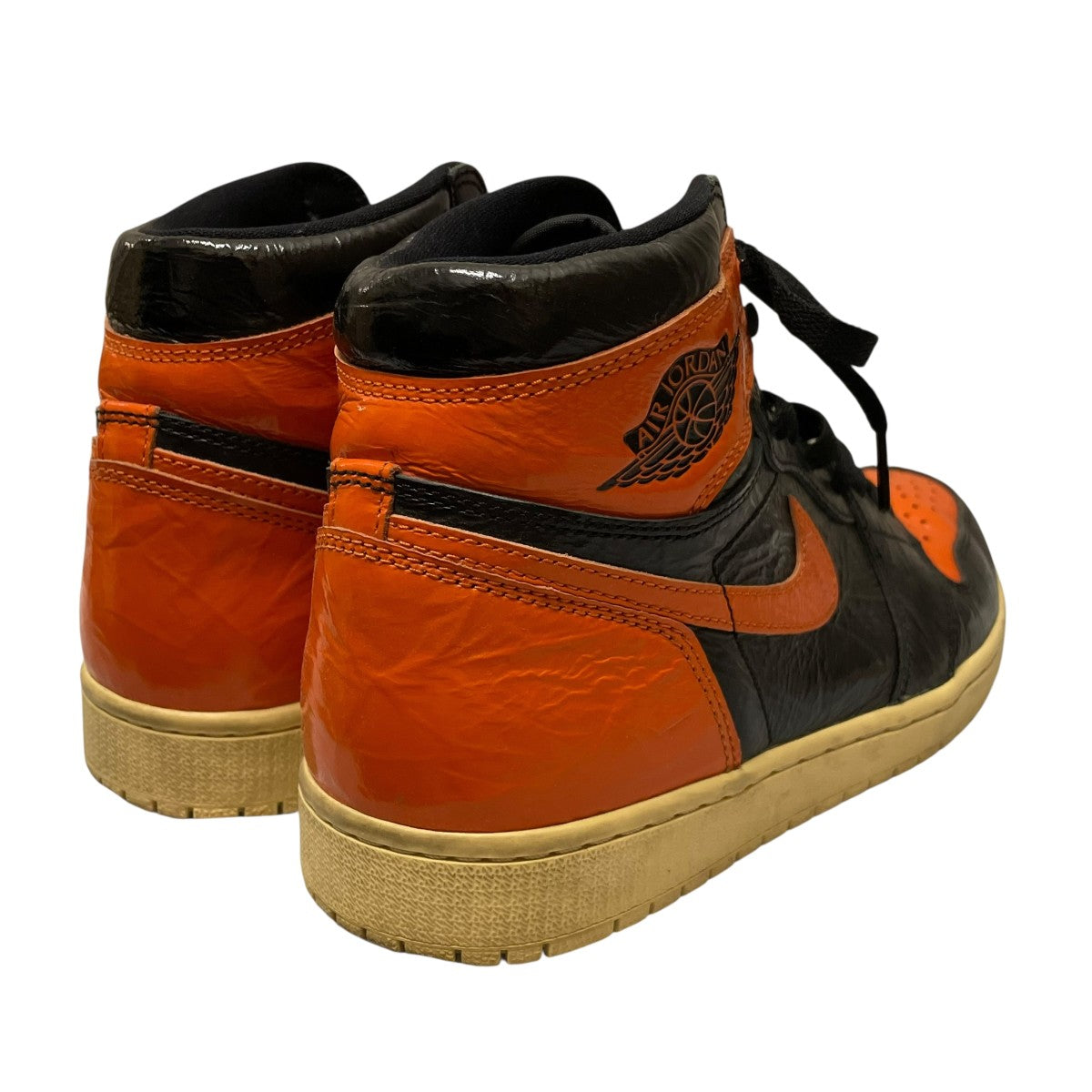 RETRO HIGH OG SHATTERED BACKBOARD 3．0ハイカットスニーカー555088-028