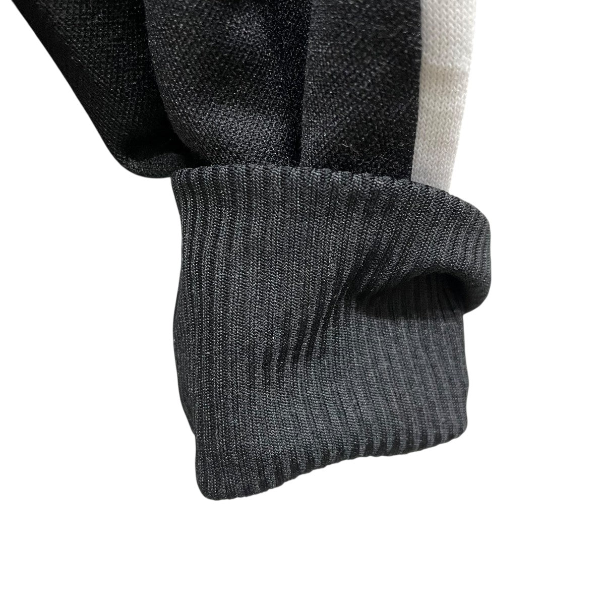 トラックジャケット