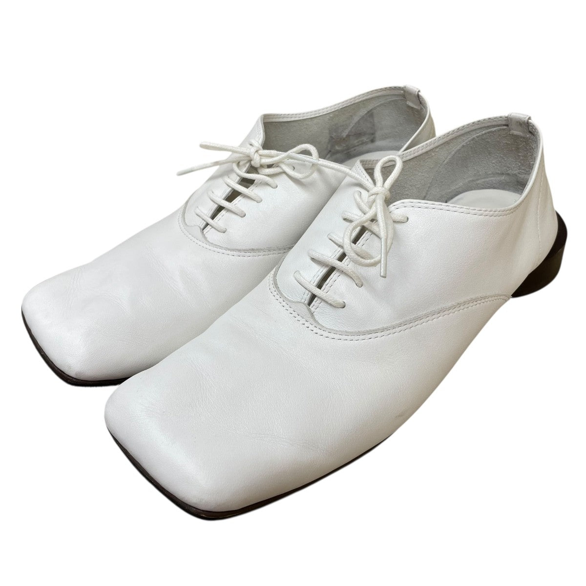JACQUEMUS × repetto レザーシューズ　スクエアトゥ Jacquemusとrepetto のコラボシューズ『Zizi Jacquemus』がドーバー