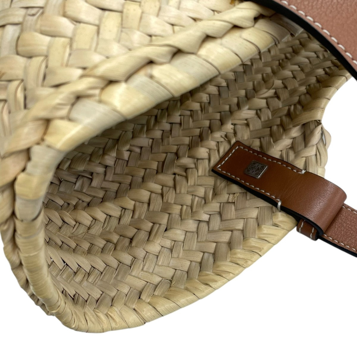 LOEWE アナグラムバスケットミディアムカゴバッグ 古着・中古-5枚目のアイテム画像