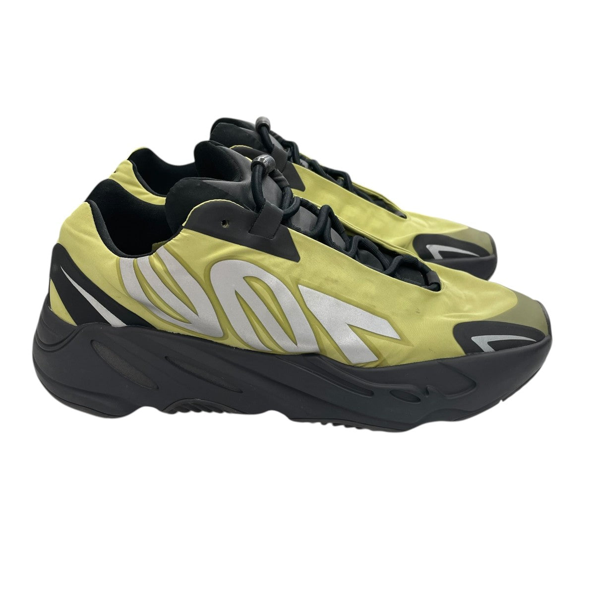 YEEZY 700 MNVNスニーカーGW9525