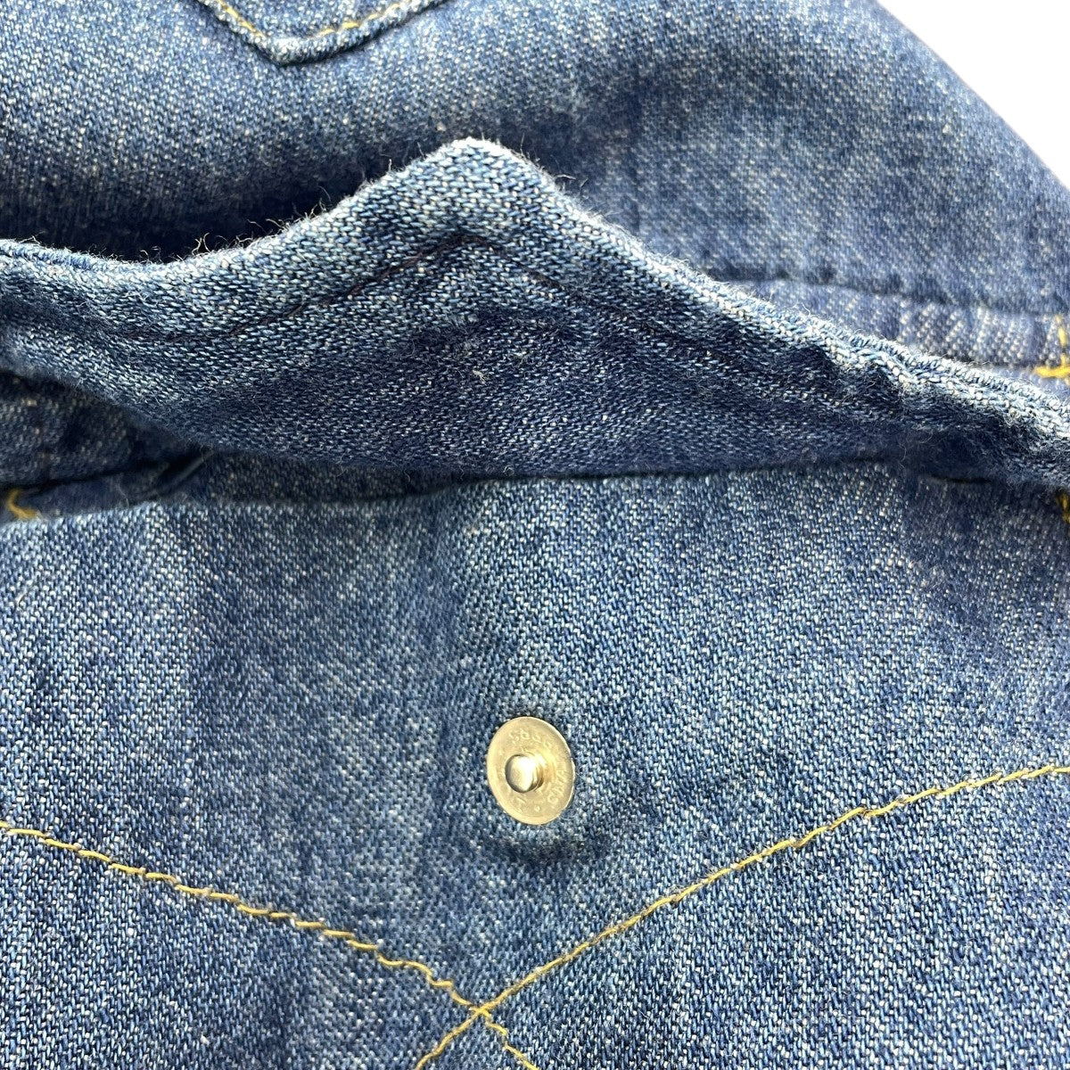 デニムシャツ