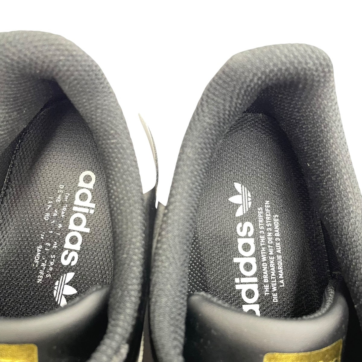 スニーカーEG4959