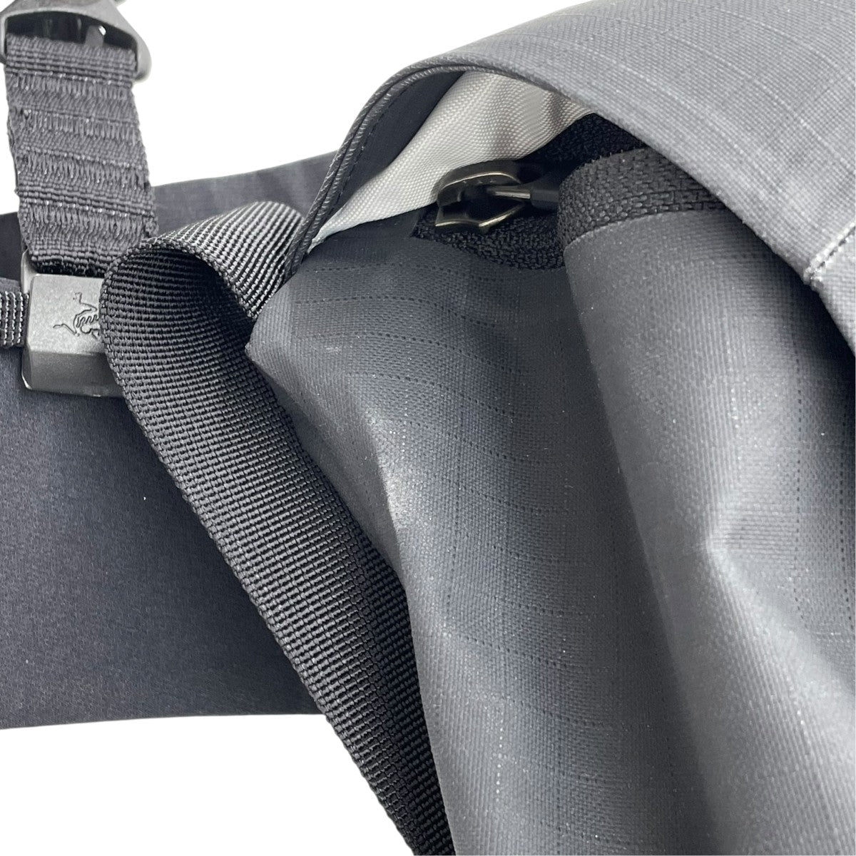 GRANVILLE 10 COURIER BAGショルダーバッグ