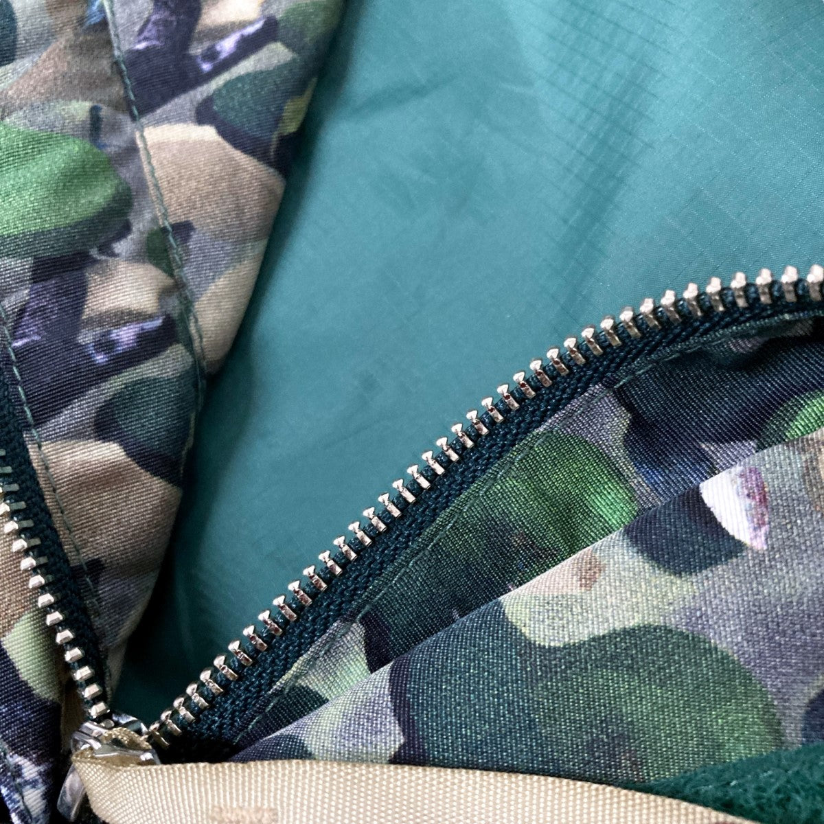 A Bathing Ape グリーンカモ マウンテンパーカー Lサイズ A Bathing Ape グリーンカモ マウンテンパーカー Lサイズ