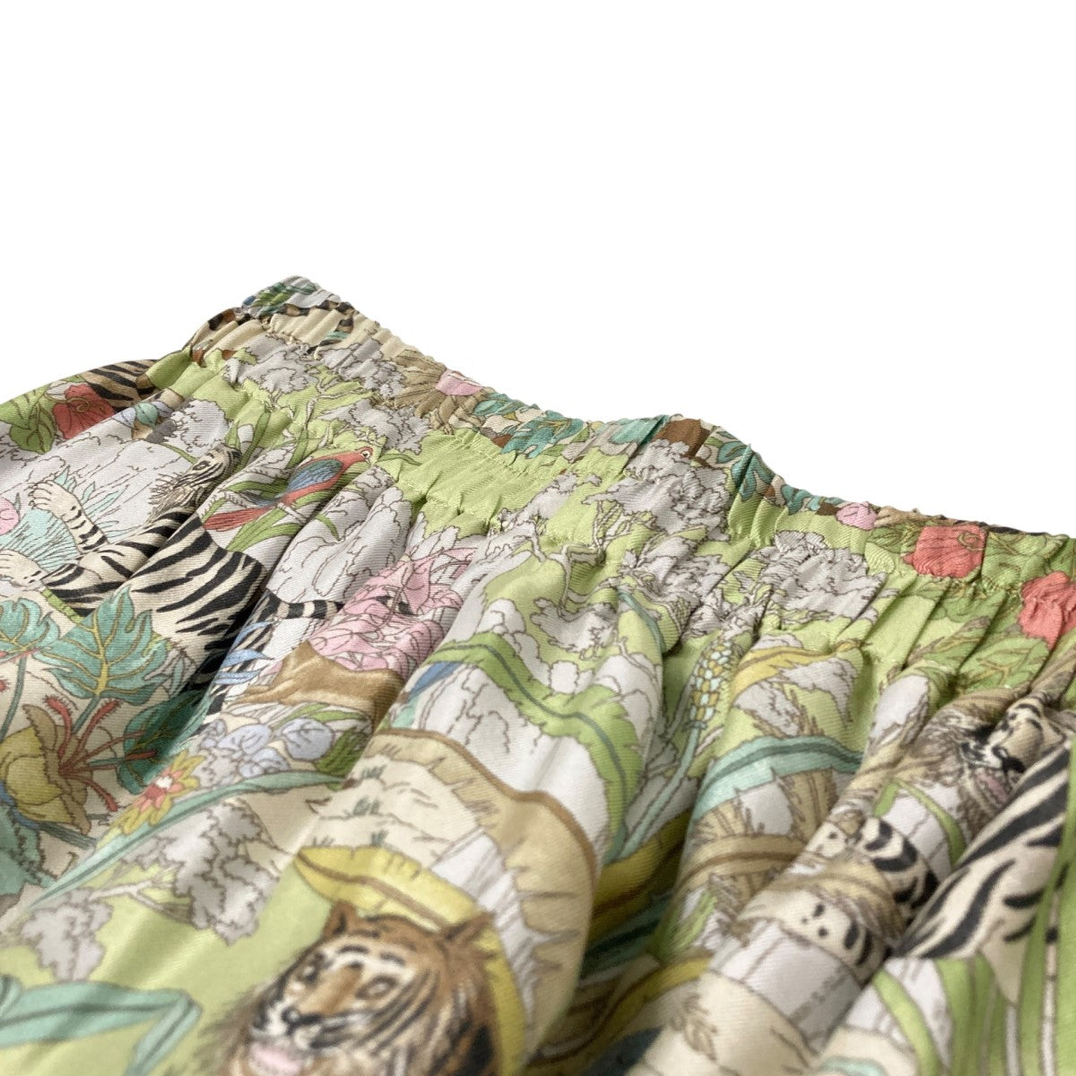 GUCCI(グッチ) シルク総柄スカート685665 ZAIJ7 685665 ZAIJ7 グリーン